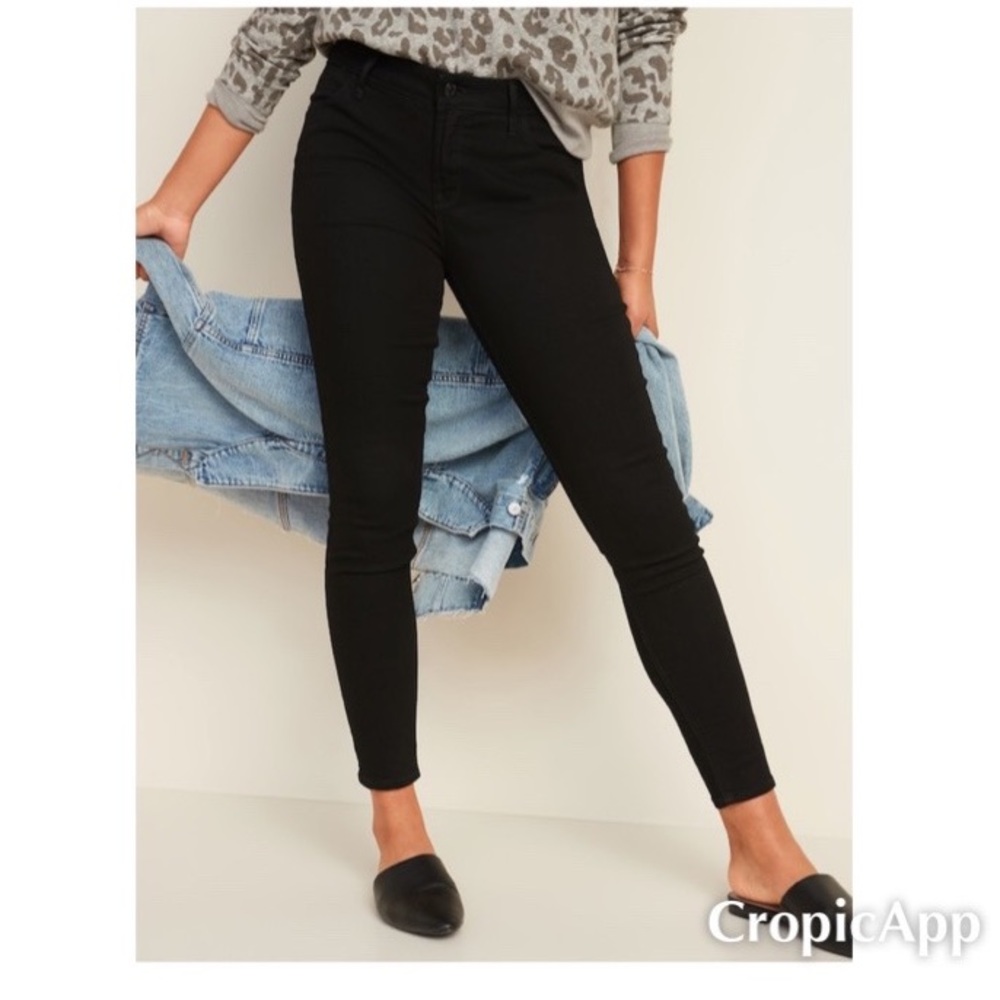 NWOT - Black Midrise Skinny Jeans - Sz 2